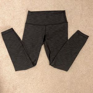 Lululemon Wunder Under 25” size 6